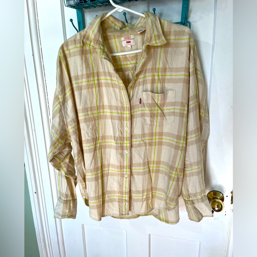 Levi’s plaid button down